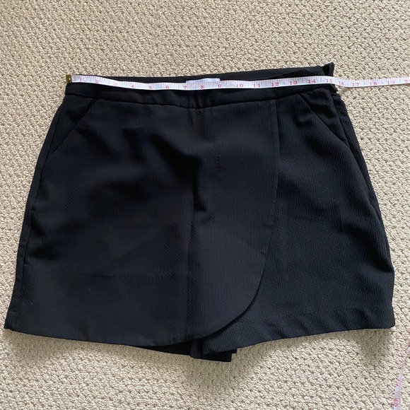 Super cute shorts with front flap - Picture 4 of 5